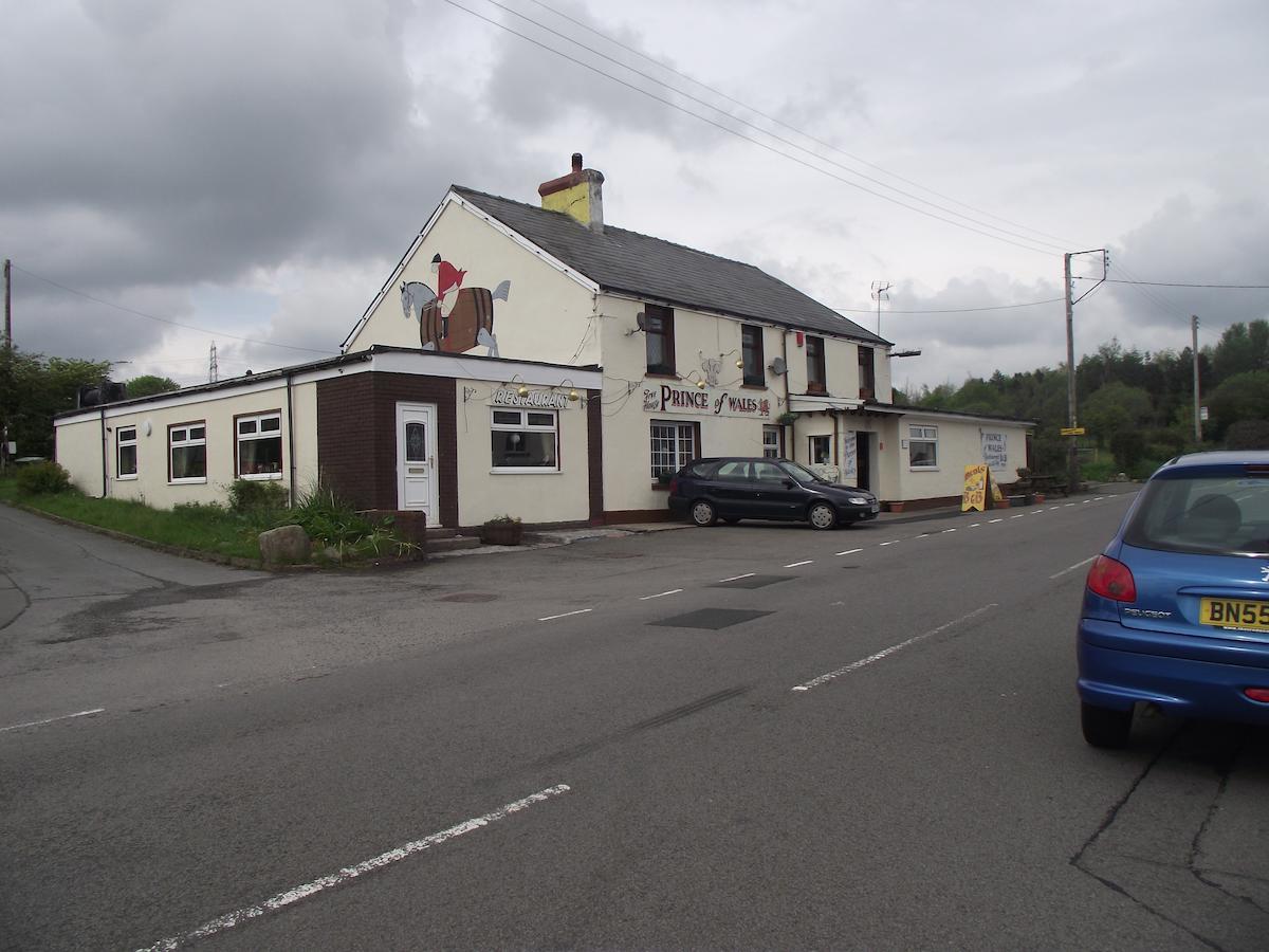 Prince Of Wales Inn Rhymney Exterior photo