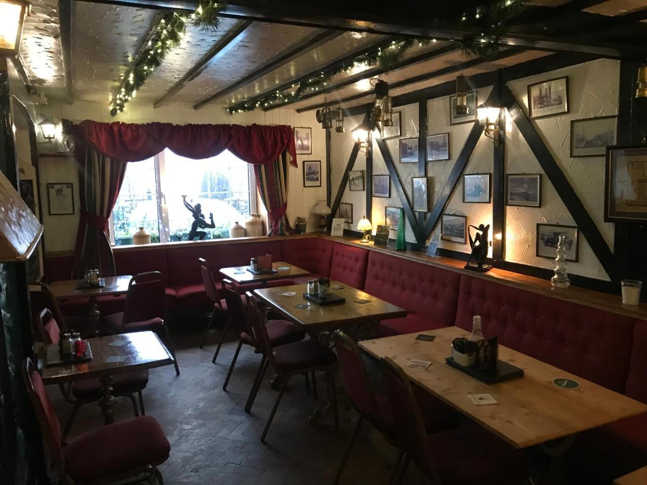 Prince Of Wales Inn Rhymney Exterior photo